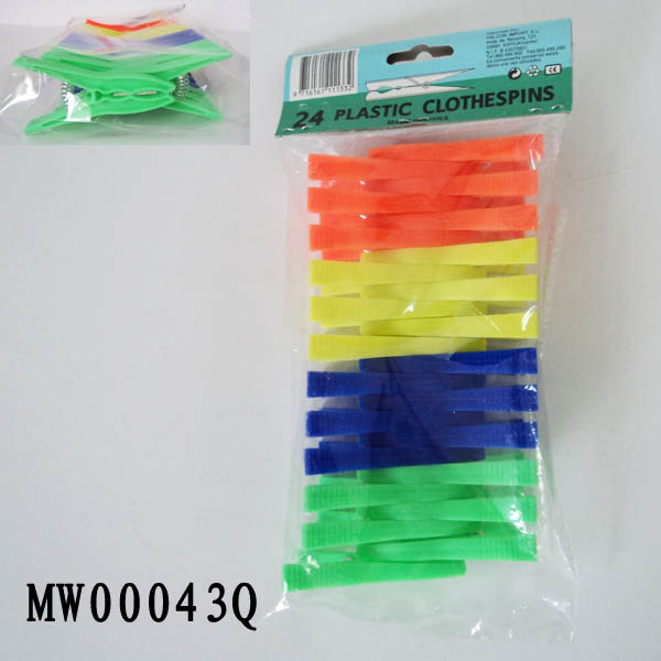 24Pcs Plastic Clothes Pegs W/Pe Shrink