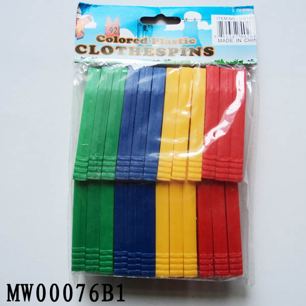 24Pcs Plastic Clothes Pegs W/Pe Shrink