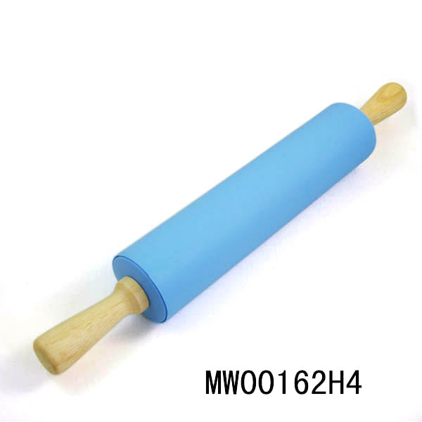 MW00162H4 Wooden Handle Plastic Heart Silicone Rolling Pin Shring Packing