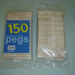 150Pcs Wooden Pegs In Colour Bog