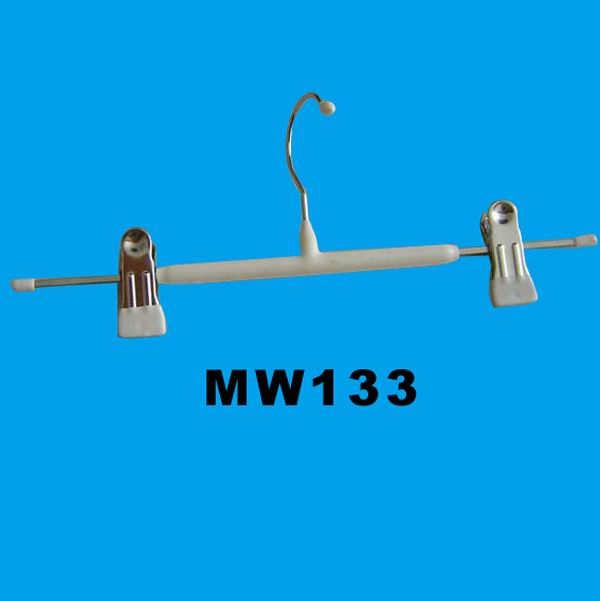 MW133 Skirt Hanger