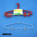 3Pcs Plastic Hanger W/2Pcs Plastic Pegs